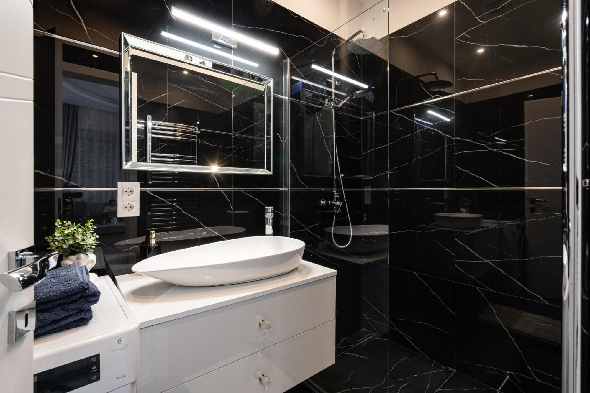 Kiraly 35 Luxury With Free Parking