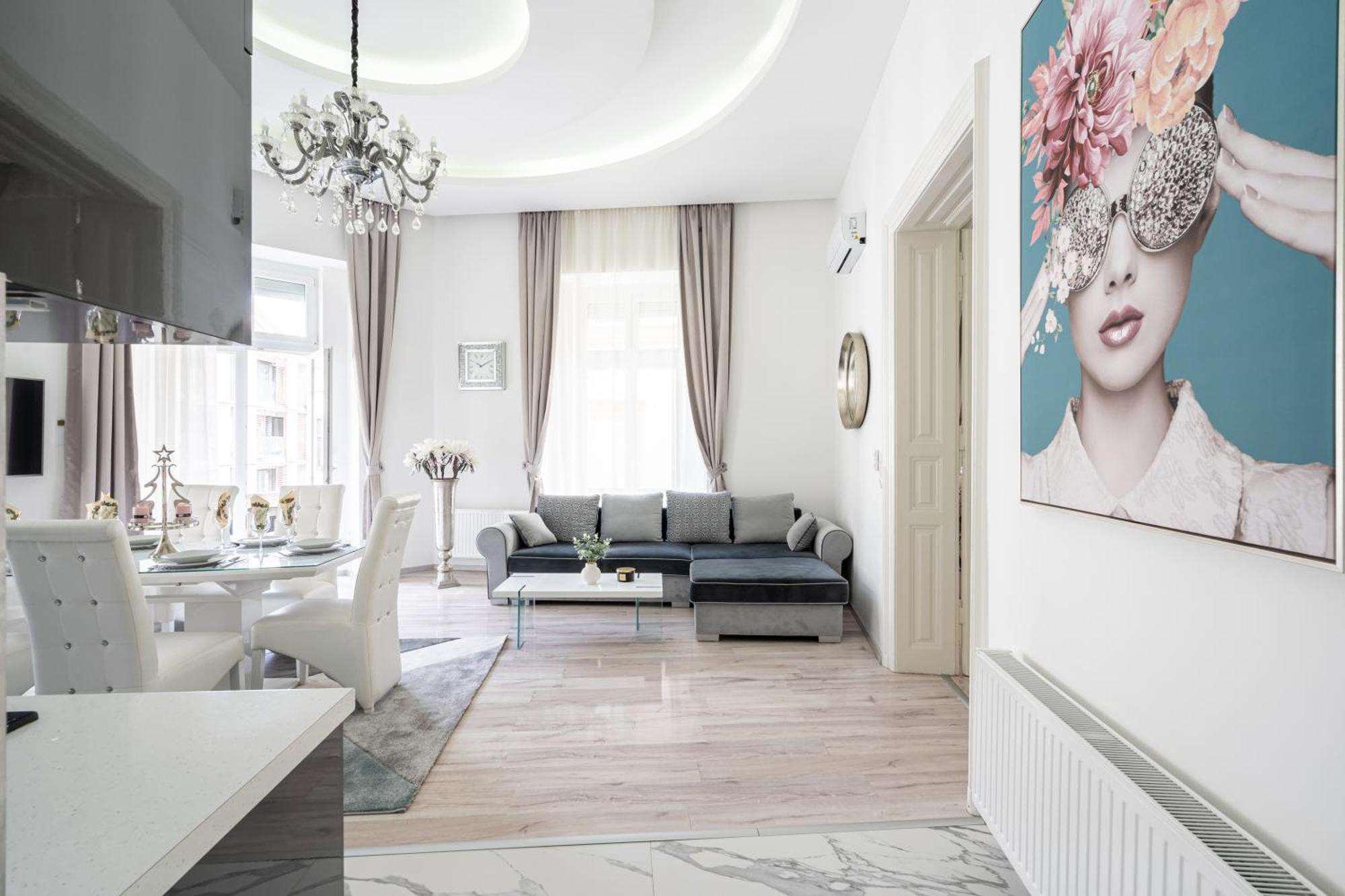 Kiraly 35 Luxury With Free Parking Apartment